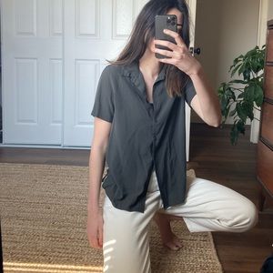 Uniqlo short sleeve shirt